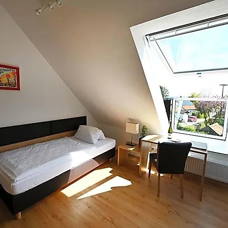 Landbrecht Inn *